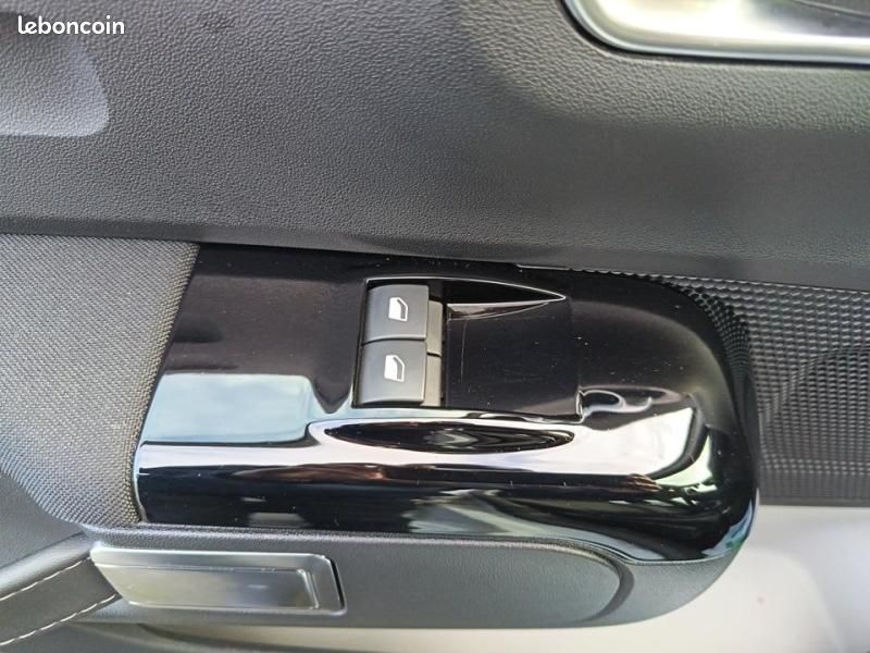 Citroen C3 1.2 PureTech 83ch S&S Shine (image 17)