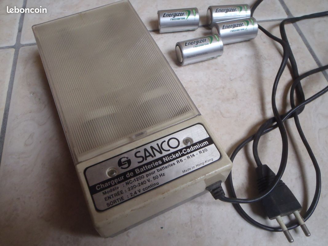Chargeur d'accus + 4 accus (image 4)