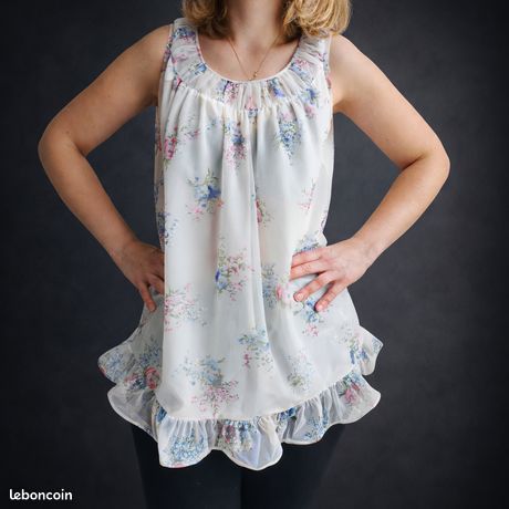 Top Femme Taille 40/42 – Bleu Noir, Peu Porté, Occasion En Très Bon état