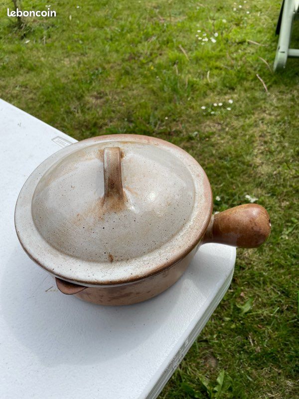 Poêlon en grès (image 1)