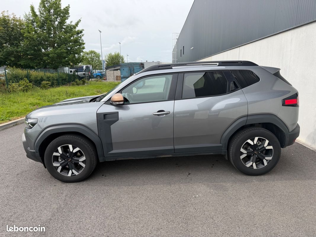 DACIA DUSTER TCe 141cv Hybride 4x2 EDC Extreme - Sièges Volant chauffants / CarPlay / Caméra 360 - (image 2)