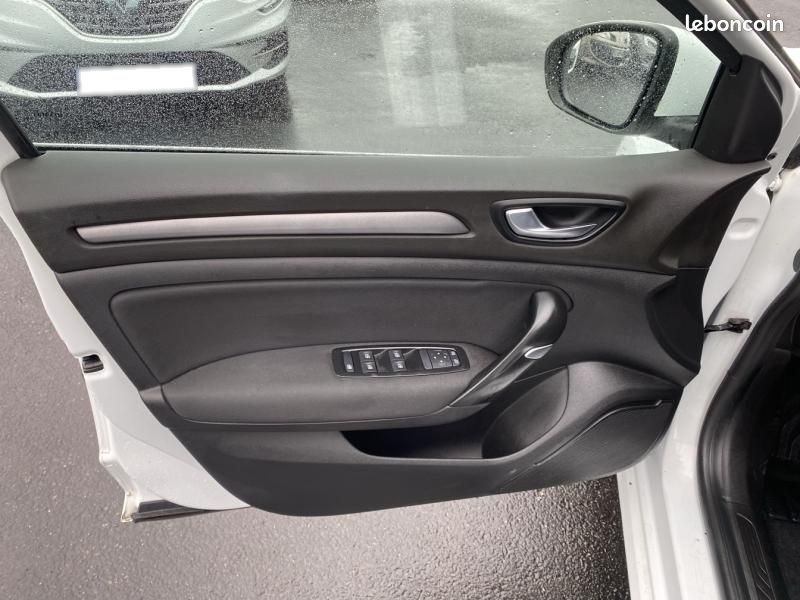 Renault Megane 1.5 Blue dCi 115ch Zen (image 6)
