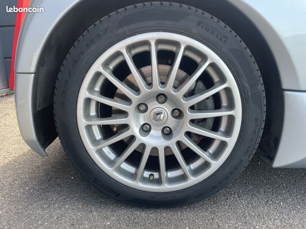 RENAULT CLIO 3.0 V6 Sport (image 9)