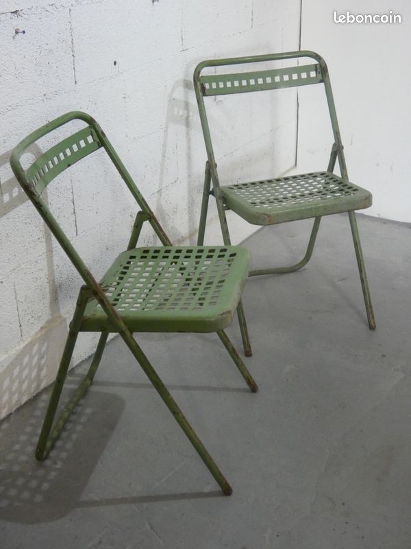 Paire de chaises pliantes en métal années 60 (image 1)