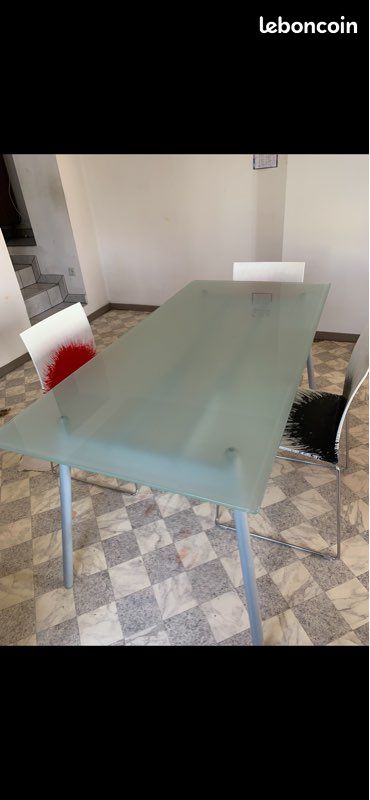 Ensemble table et chaises (image 1)