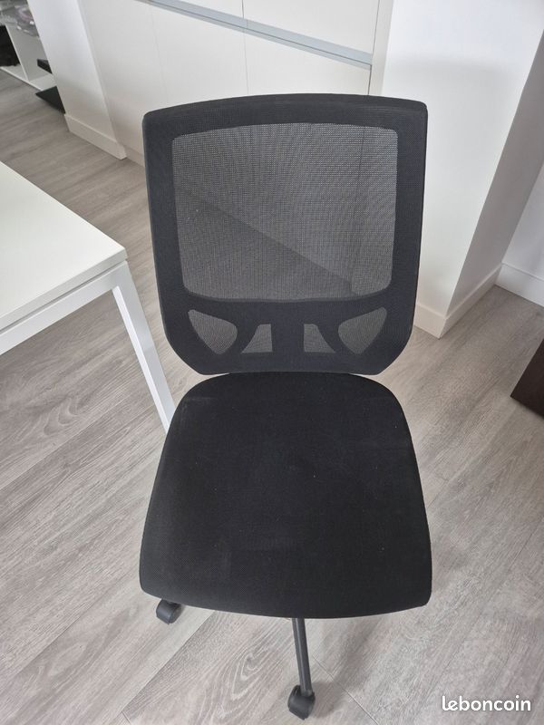 Chaise de bureau a roulettes (image 1)