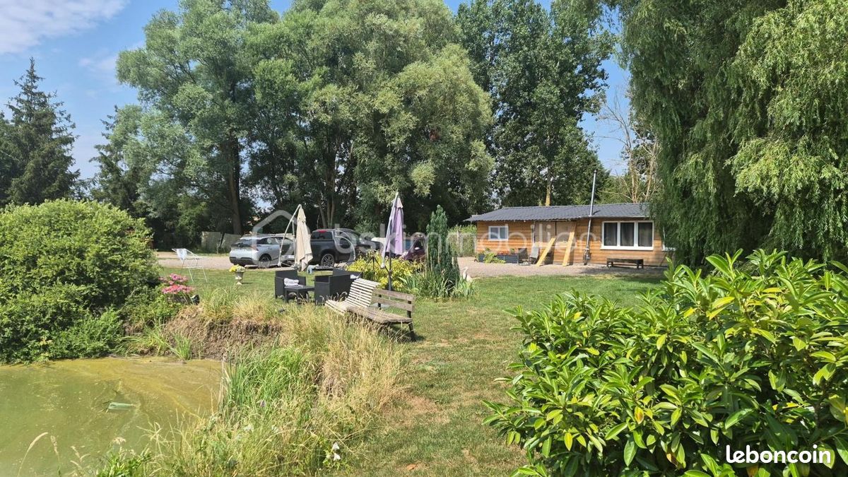 Terrain 35572 m² · à Rémilly · 340 000 €