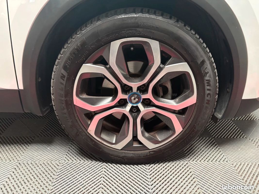 Renault CAPTUR Captur E-Tech Plug-in 160 (image 10)