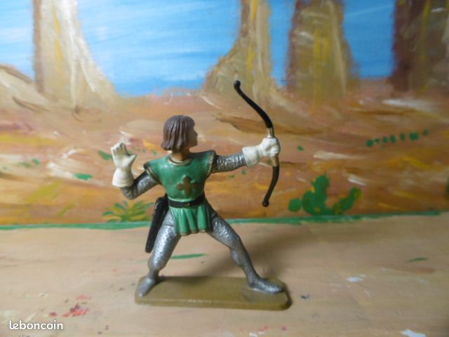 Figurine Starlux Moyen-Âge – Chevalier à La Hache, Socle Or, Réf 6036