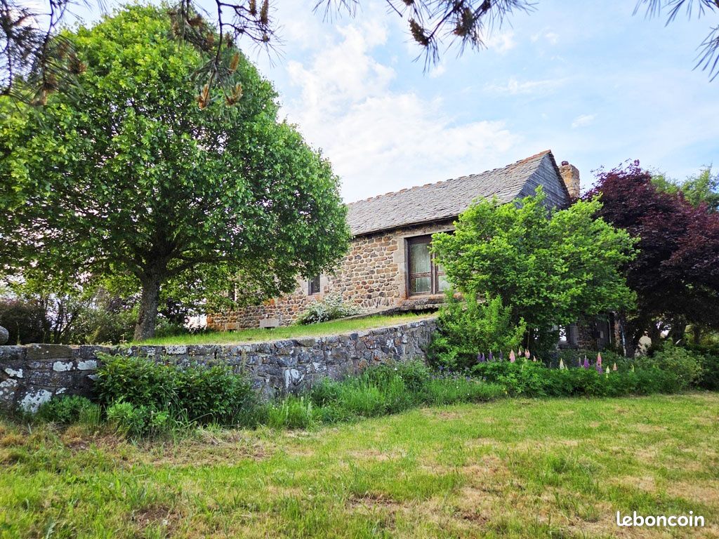 Maison 7 pièces 212 m² · à Saint-Front · 212 m² · 230 000 €