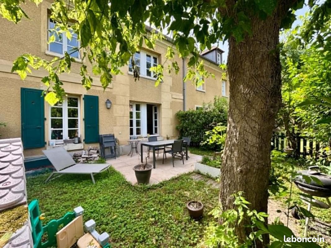 Maison 6 pièces 127 m² · à Saint-Germain-en-Laye · 127 m² · 729 000 €