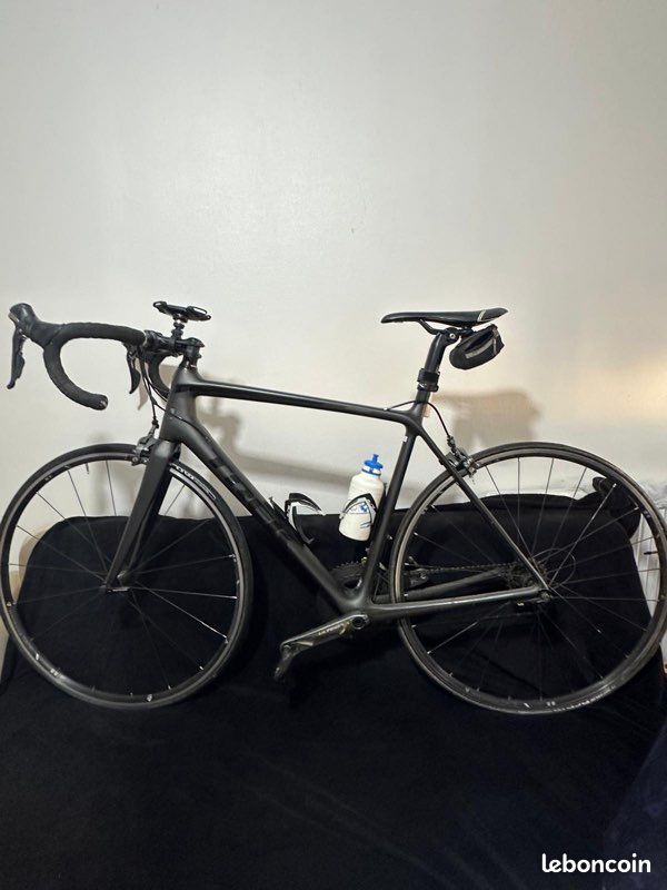 🚴 Vélo de route TREK – Très bon état 🚴 Je vends mon vélo de route TREK, léger, rapide et très agréable à rouler. Idéal pour le sport, les longues sorties ou les entraînements. ✅ Fonctionne très bien ✅ (image 6)