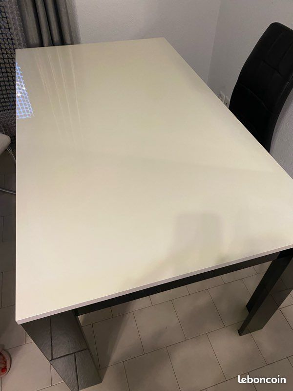 Table de salle à manger (image 4)