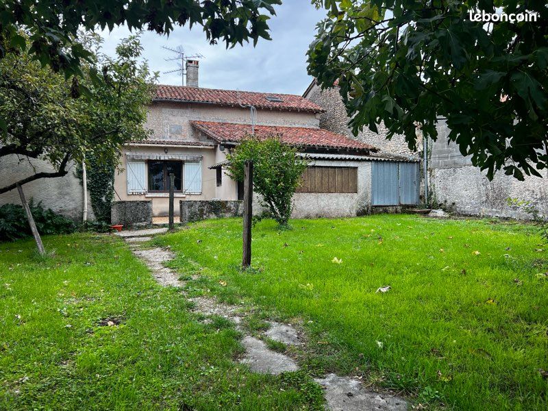 Maison 5 pièces 100 m² · à Saint-Séverin · 100 m² · 49 500 €