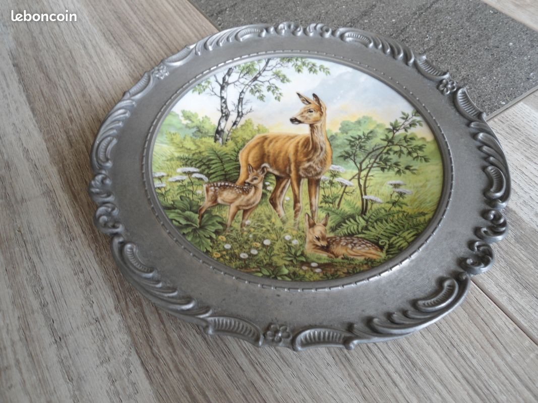 Assiette décoration motifs biches Bord de l'assiette en étain BAVARIA Très bon état (image 2)