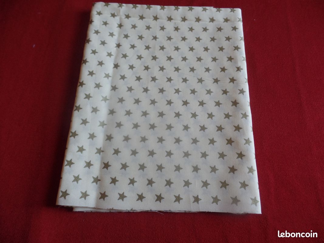 Coupons De Tissu Coton étoiles Rouge Et Gris - Lot De 2 Pièces - Neuf Pour Couture