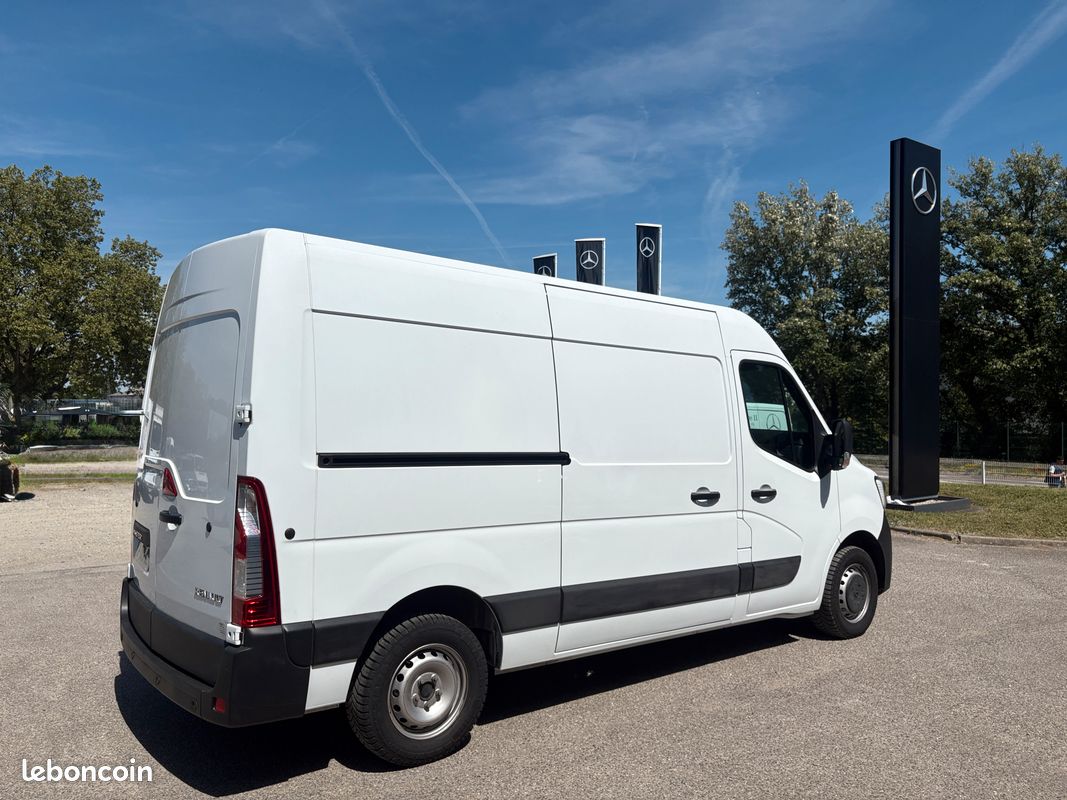 Renault Master Fg F3500 L2H2 2.3 Blue dCi 135ch Grand Confort (image 2)