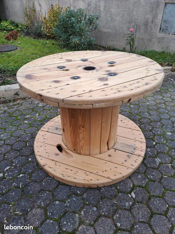 Touret Table (image 1)