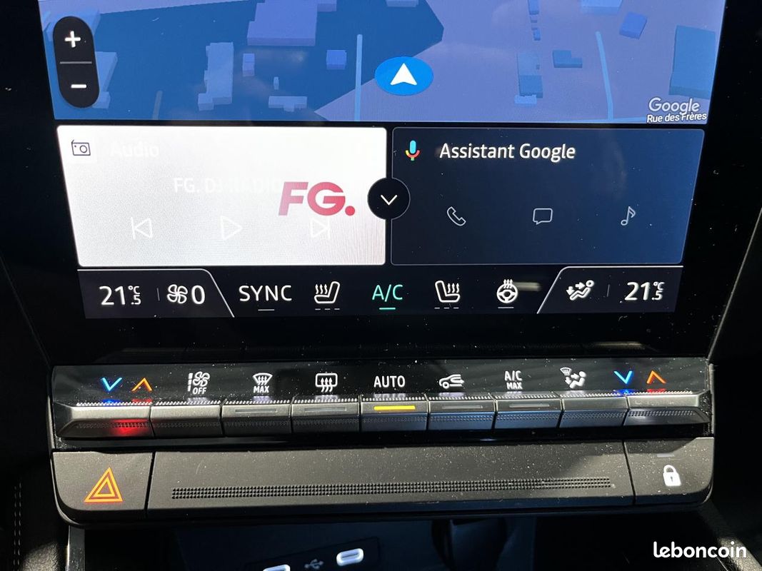 RENAULT AUSTRAL 1.2 E-Tech Hybride - 200CH - CAMÉRA 360° - SIÈGES CHAUFFANTS - BAVETTES (image 22)