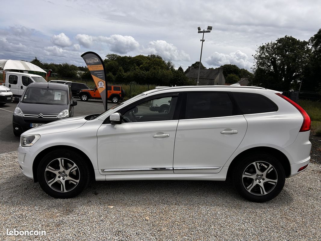 Volvo XC60 "À PROFESSIONNEL" D4 181CH SUMMUM GEARTRONIC (image 4)