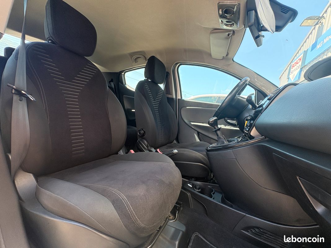 Lancia Ypsilon 1.2 8V 69ch Gold 5 p - Clim, Bluetooth (image 7)