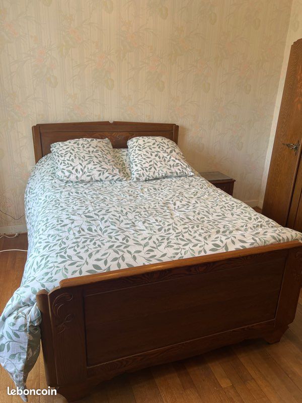Chambre vintage en bois massif lit armoire chevet (image 2)