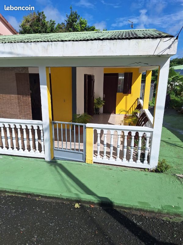Maison 4 pièces 72 m² · à Les Abymes · 72 m² · 800 €