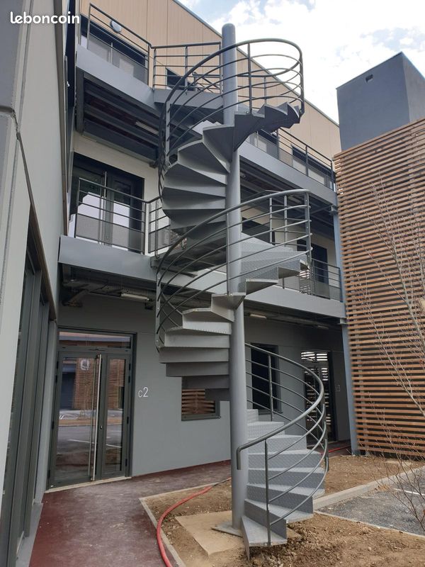 ESCALIER métallique sur mesure (image 12)
