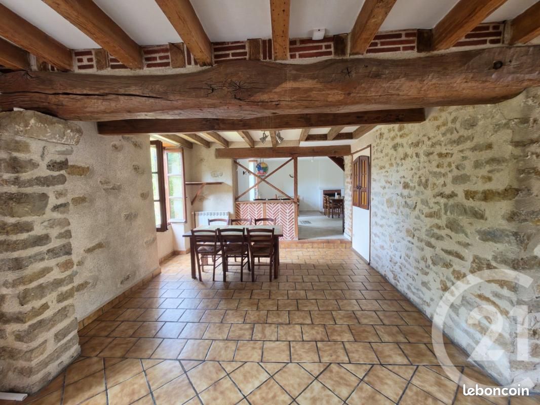 Maison 7 pièces 165 m² · à Montgivray · 165 m² · 96 800 €