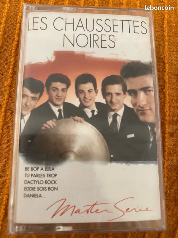 Cassette audio Les chaussettes noires NEUVE (image 1)