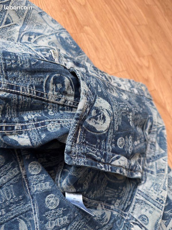 Supreme FW17 100 Dollar Bill Trucker Jacket - veste en jean taille 