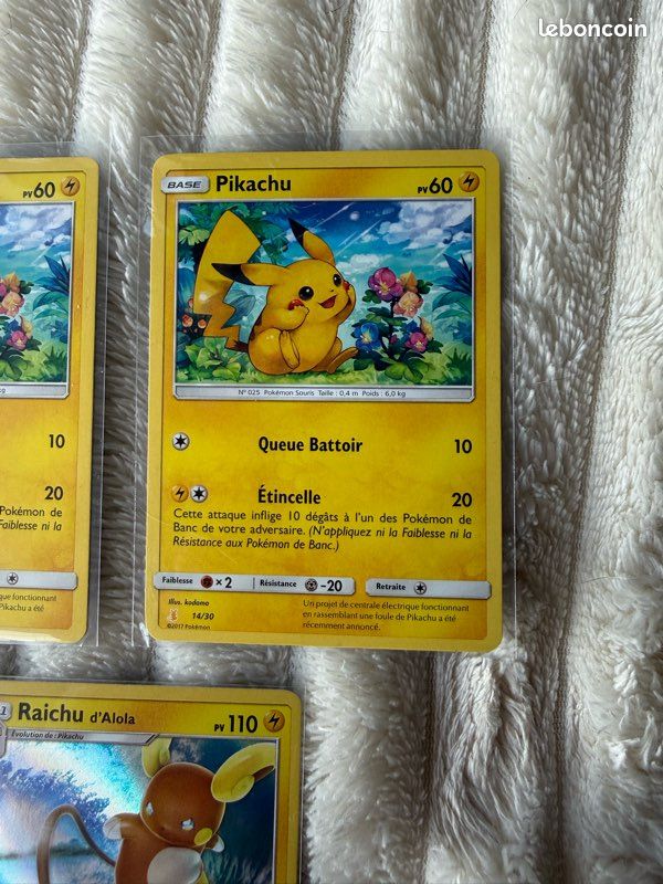Lot de 3 cartes Pokémon Pikachu & Raichu d’Alola – Kit du Dresseur (image 3)