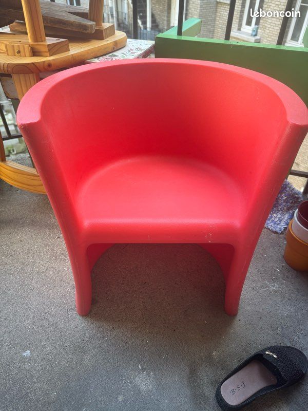 Chaise Enfant TRIOLI Marque : Me Too by Magis Design : Eero Aarnio (image 2)