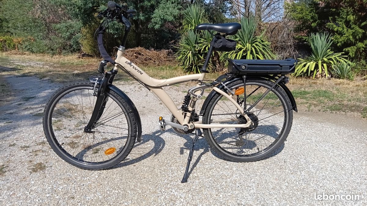 Vend vélo b'twin e original 700 (image 1)