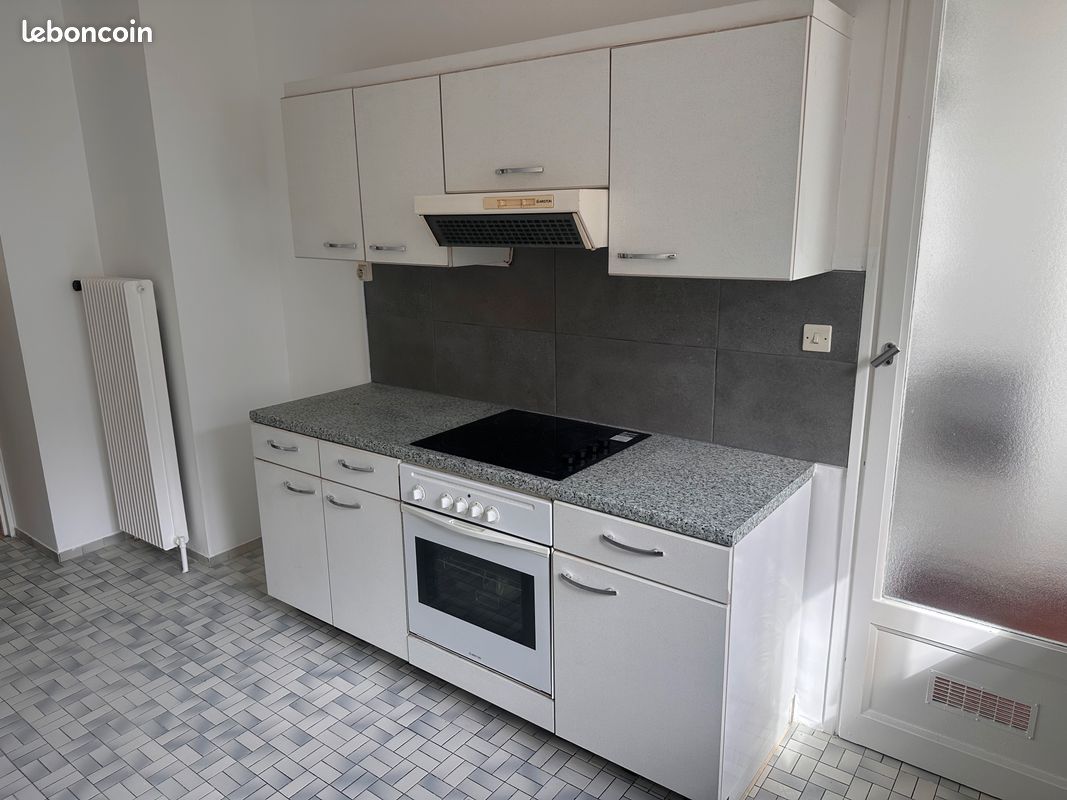 Cuisine en bois blanc (image 3)