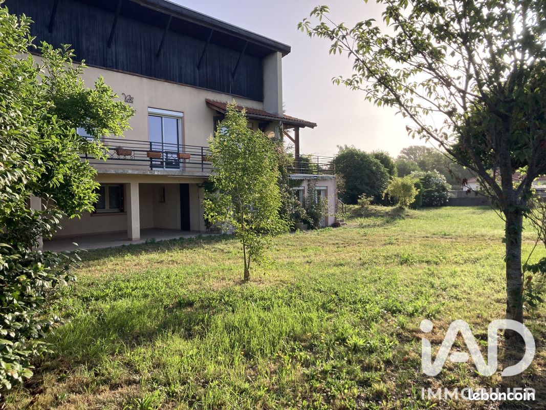 Maison 10 pièces 208 m² (image 2)