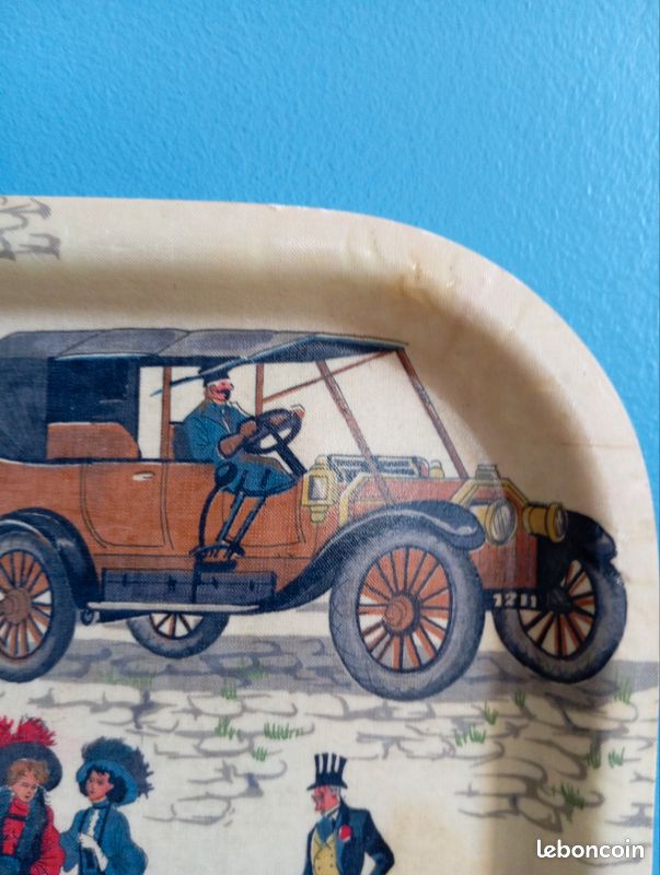 Joli Plateau Vintage Formica – Début 1900 – Décoration Voitures Et Personnages – 53x33 Cm – France