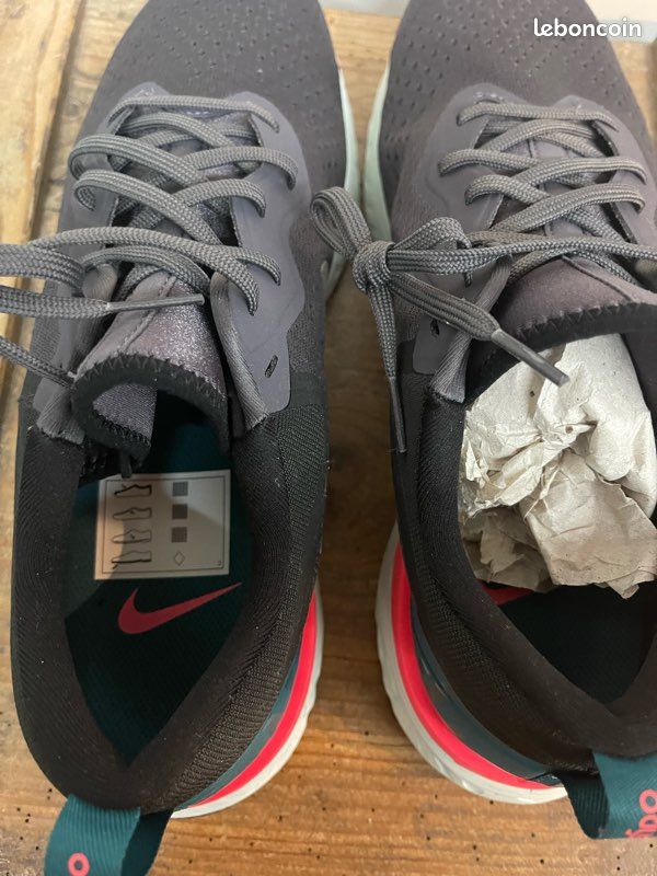 Nike odyssey react (image 6)