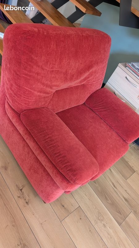 Canapé rouge / bordeaux (200cm * 100cm) + fauteuil (100cm*100cm) (image 7)
