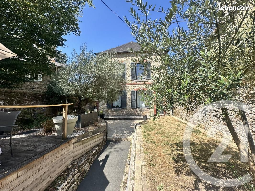 Maison 6 pièces 159 m² · à Guingamp · 159 m² · 323 000 €