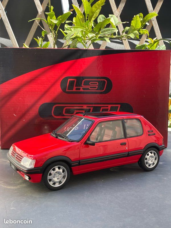 Rare Peugeot 205 GTI 1l9 Electro-choc 1/18 Ottomobile (image 2)