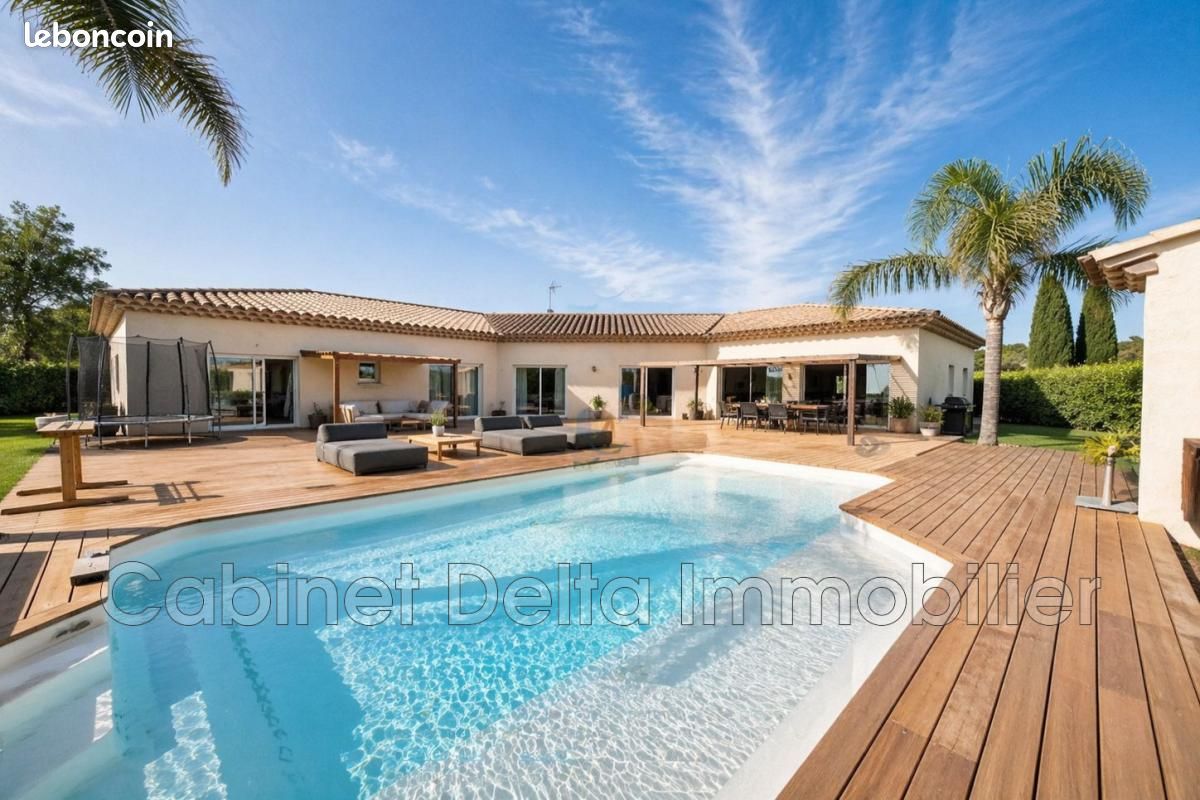Maison 8 pièces 261 m² · à Sanary-sur-Mer · 261 m² · 2 150 000 €