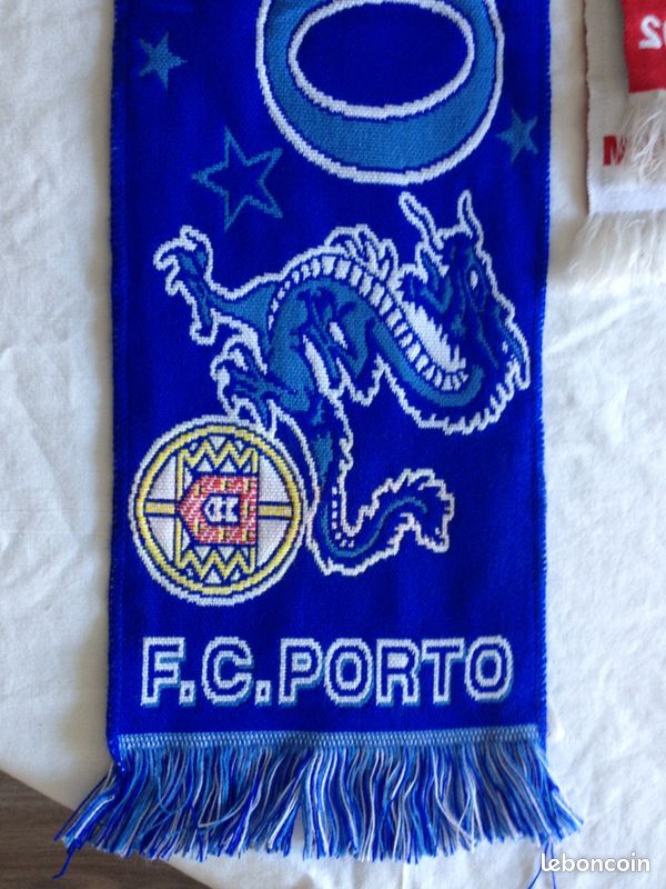 Bufanda fútbol FC Porto temporada 2000-01 de segunda mano por 8 EUR en Corral en WALLAPOP