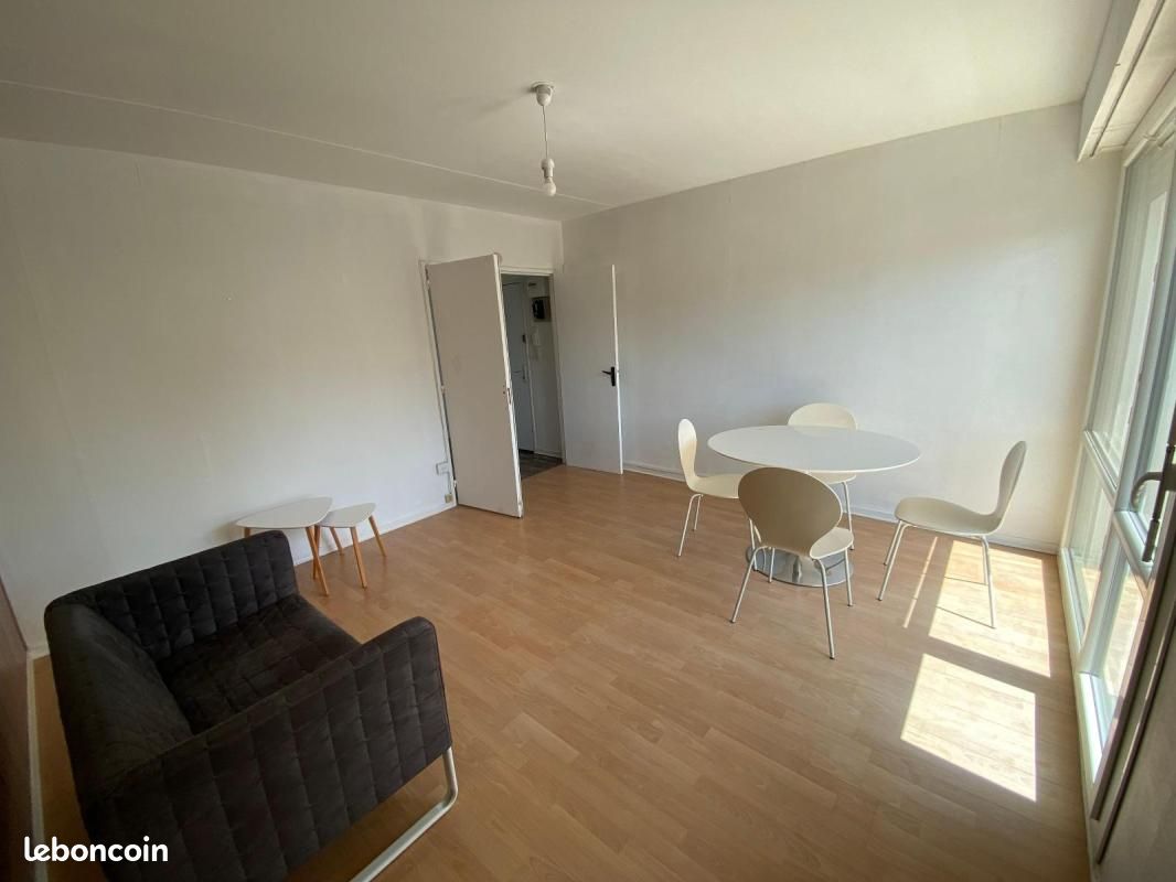 Appartement 1 pièce 38 m² · à Laval · 38 m² · 495 €