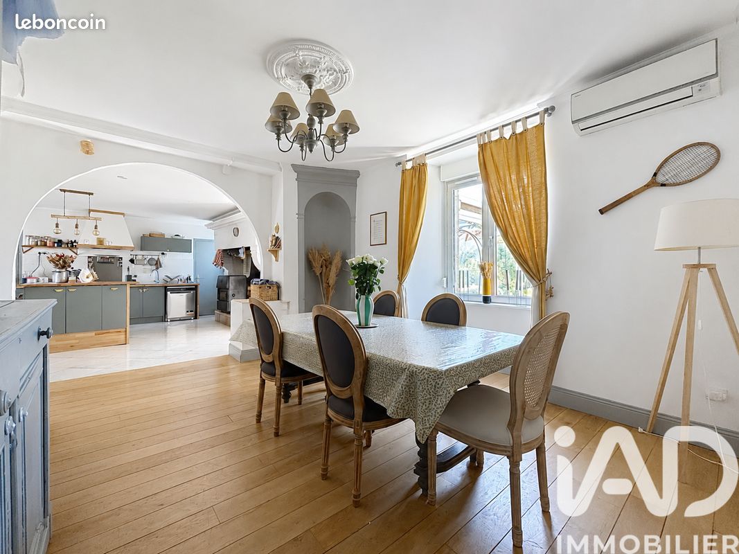 Maison 8 pièces 256 m² · à Souilly · 256 m² · 199 000 €