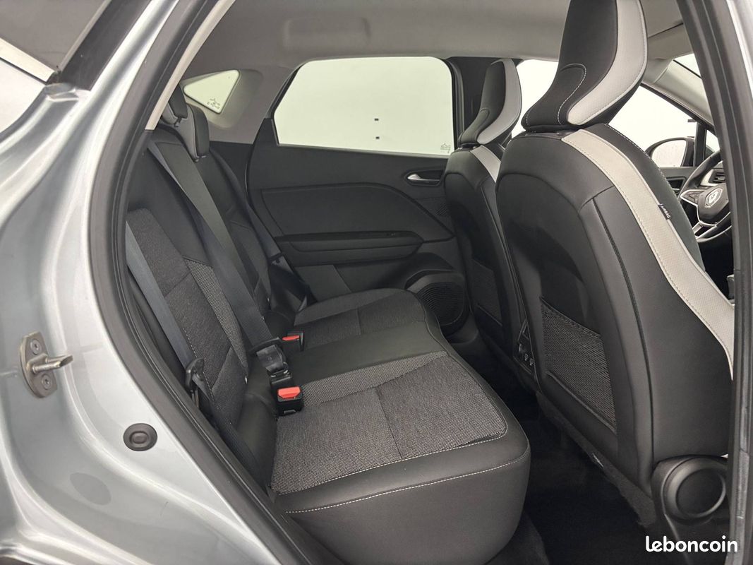 RENAULT Captur E-Tech full hybrid 145 Techno (image 16)