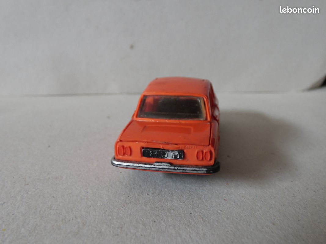 Miniature Peugeot 304 Berline - Norev 1/43 - Voiture De Collection Neuve