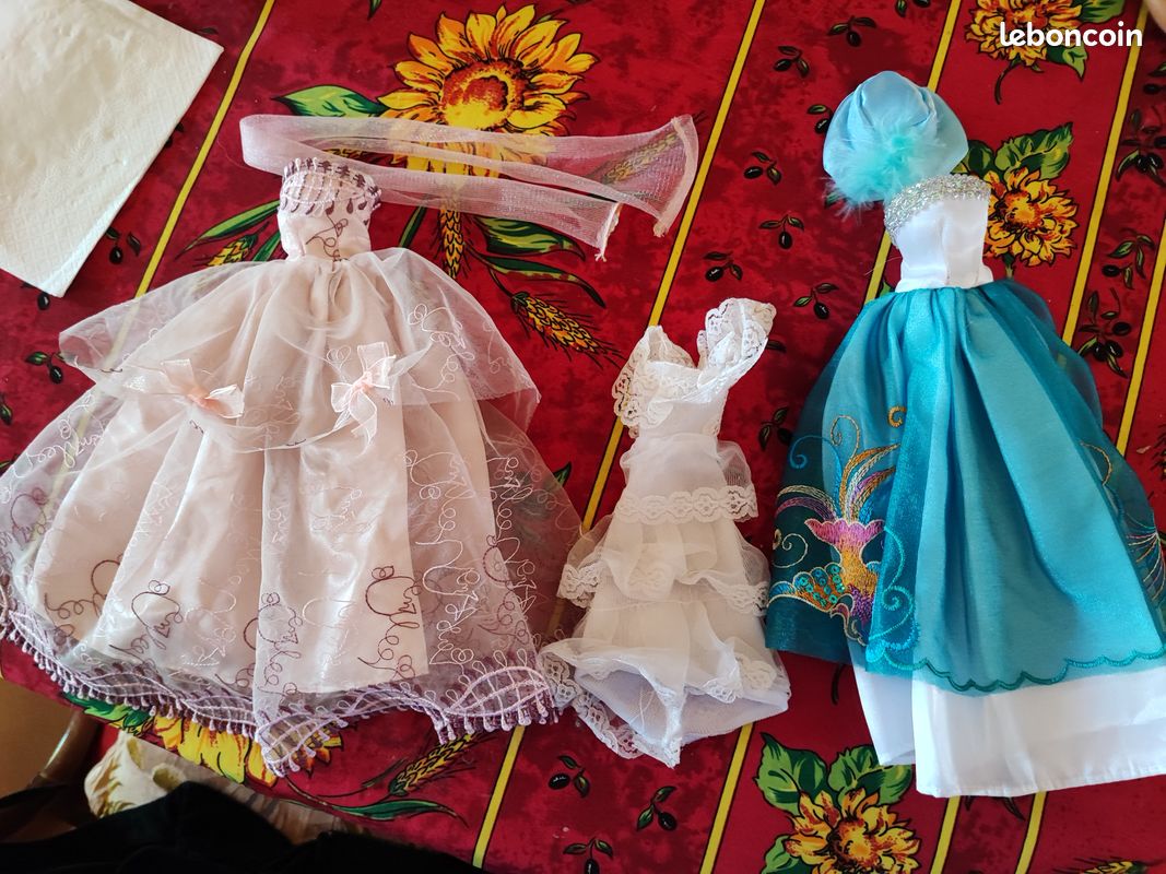 Robes pour Barbie (image 1)