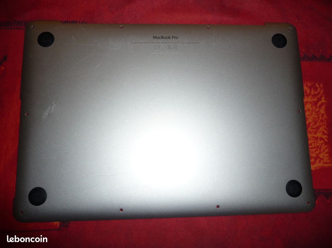 Coque inférieure MacBook Pro 13" Retina (fin 2013 début 2015) (image 1)