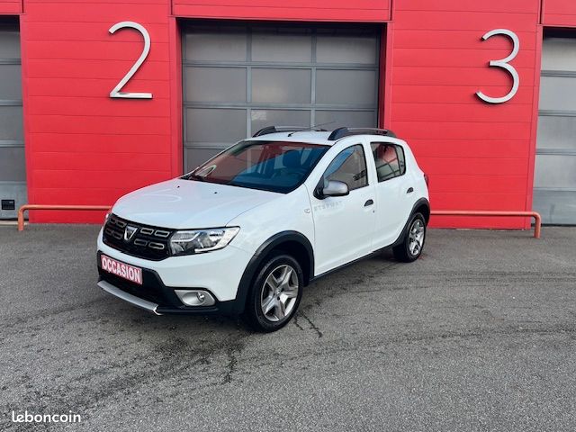 Dacia Sandero 0.9 TCe 90ch Stepway (image 1)